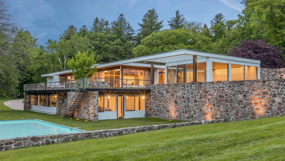 Marcel Breuer House, 1954. Photo: Madonna &amp; Phillips Group, William Pitt Sotheby's
