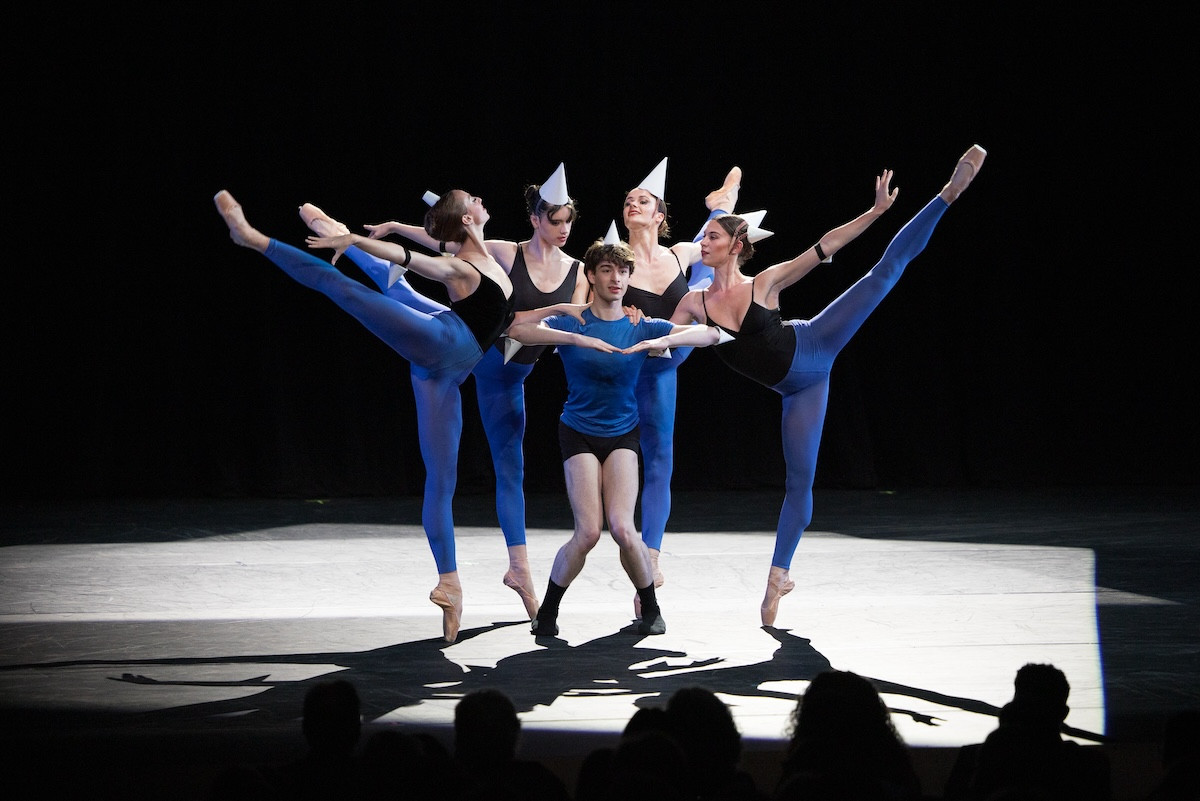 14 / 30



&nbsp;

The School at Jacob&#39;s Pillow&#39;s Contemporary Ballet Ensemble in "Blazevitch" at Jacob&#39;s Pillow Seasoning Opening Gala 2025. Jamie Kraus photo.