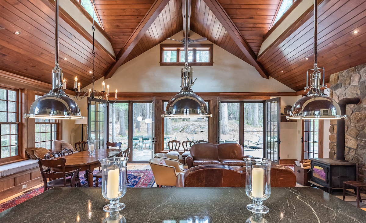 Four-season dining pavilion&nbsp;