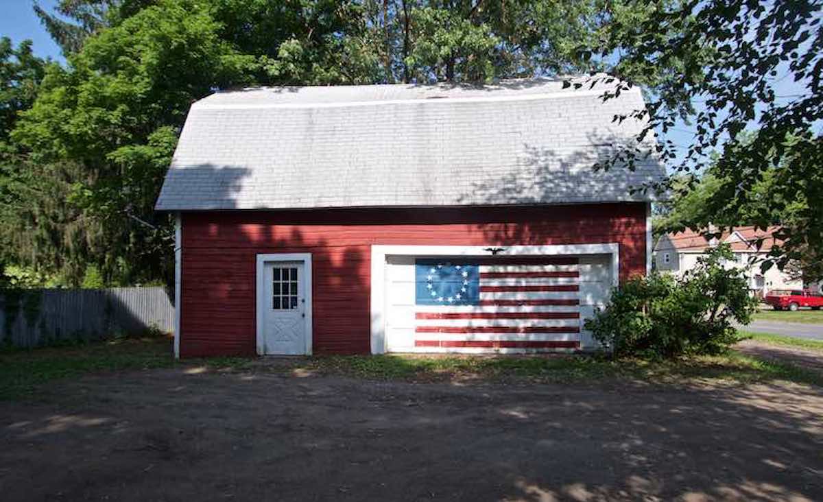 Storage barn with one-bedroom apartment above Storage barn with one-bedroom apartment above