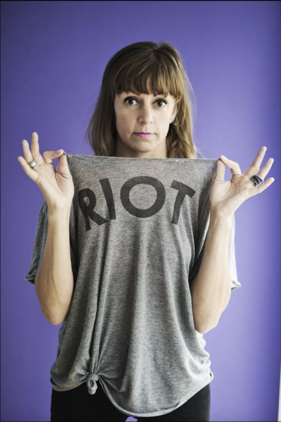 Truscott emerged from the downtown Manhattan alternative performance &#39;90s scene alongside performers like Anhoni of Antony and the Johnsons) and Justin Vivian Bond. - Richard Hardcastle