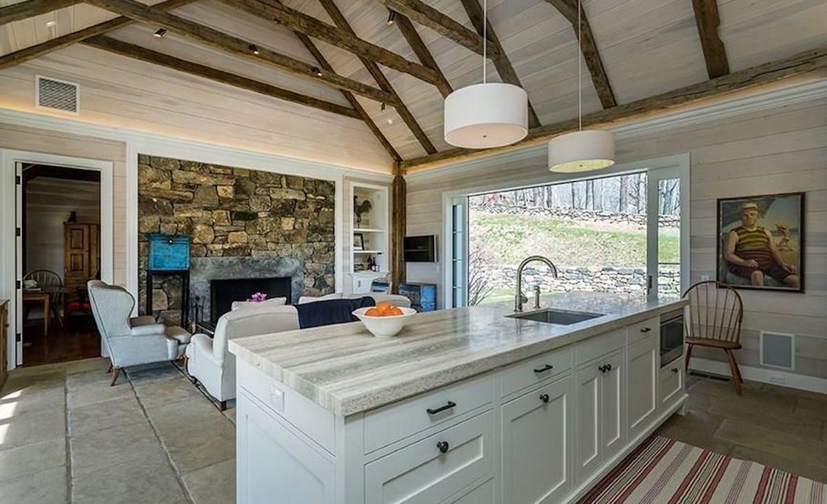 Open kitchen/living room