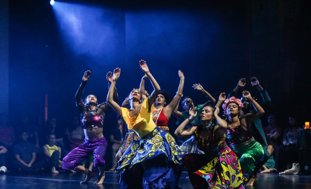 CONTRA-TIEMPO. Photo: Steve Wylie