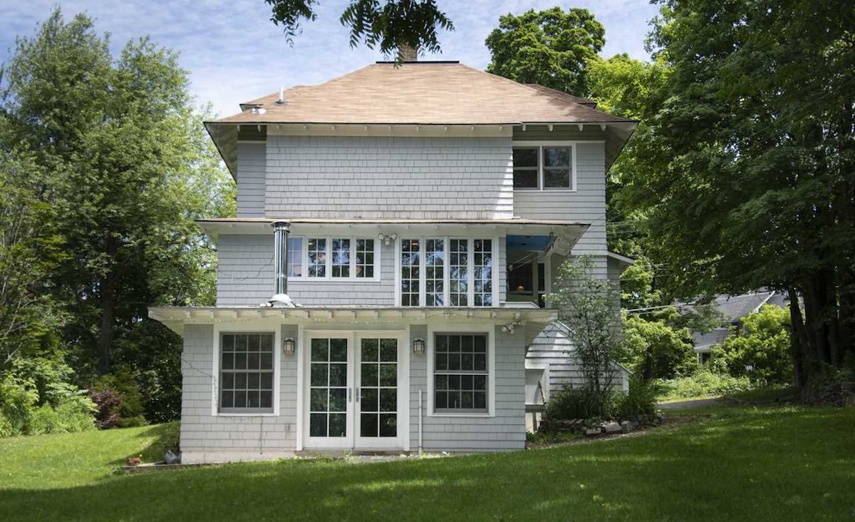 Rear exterior Rear exterior