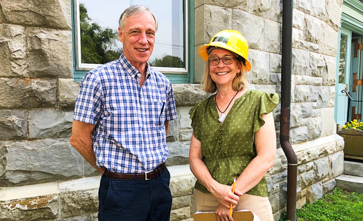 Steve Updegrove and Gretchen Hachmeister, the library&#39;s executive director
