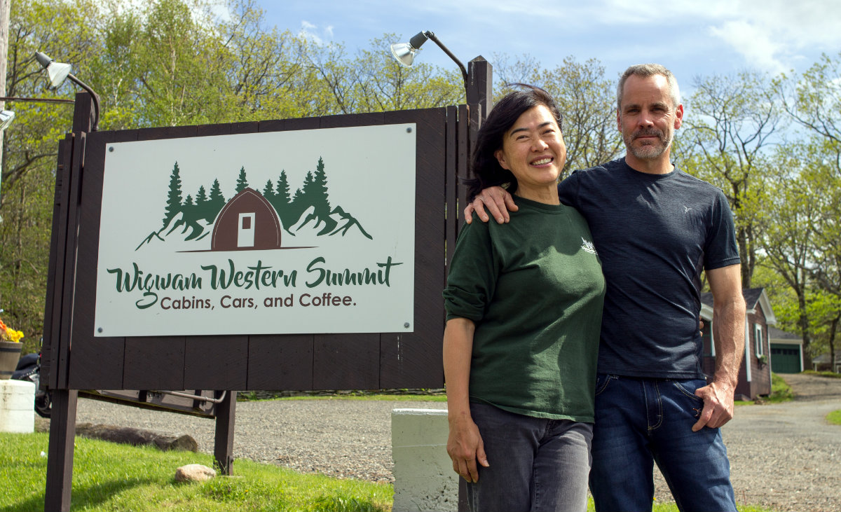 Owner Lea King and Wayne Gelinas Owner Lea King and Wayne Gelinas