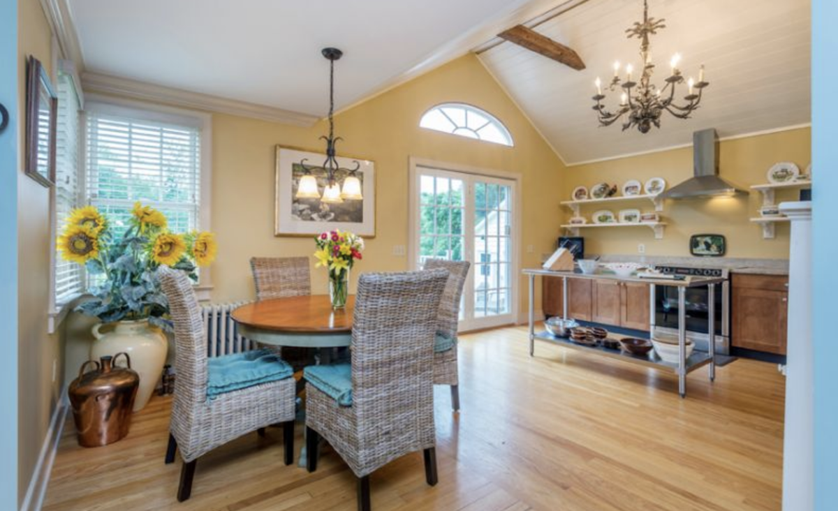 Dining area Dining area