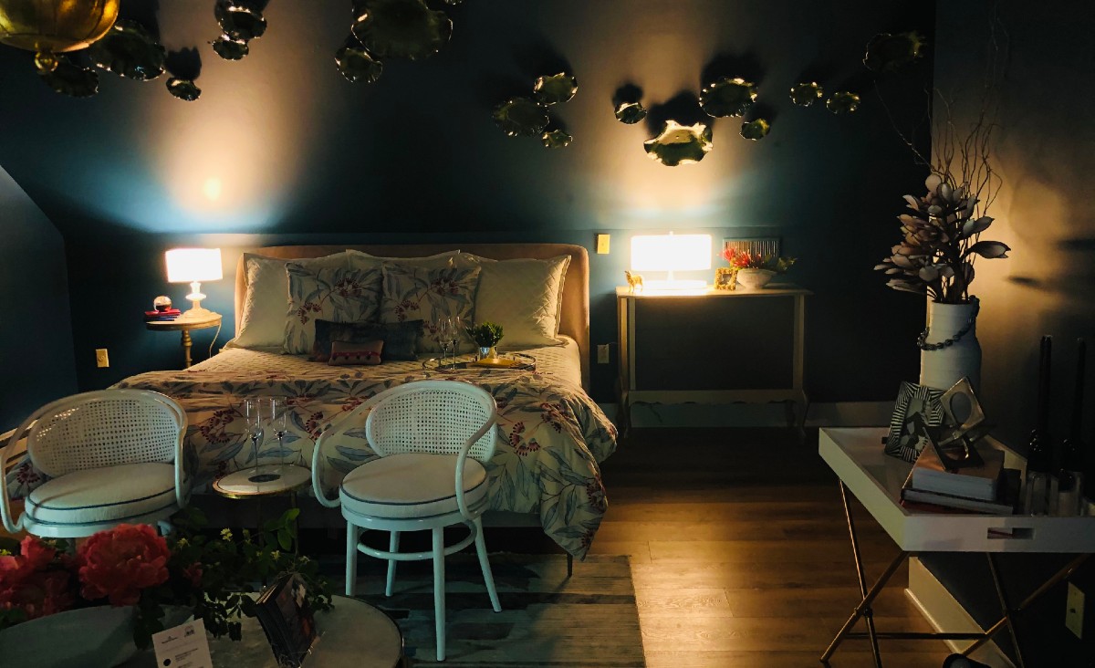 The Austin Gray Design Group (Denise Gordon, Tanya Lewis and Marilyn Lavergne) transformed the large room they named "Lady Cicely," which has several discrete spaces: the dramatic bed, a bar/fireplace area, and an elegant writing corner. The Austin Gray Design Group (Denise Gordon, Tanya Lewis and Marilyn Lavergne) transformed the large room they named "Lady Cicely," which has several discrete spaces: the dramatic bed, a bar/fireplace area, and an elegant writing corner.