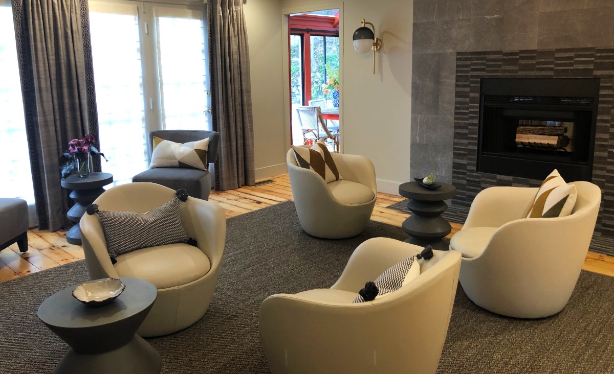 Everick Brown designed the lobby — "Kutana" — in the restful neutral palette. Everick Brown designed the lobby — "Kutana" — in the restful neutral palette. 