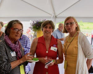 Incoming director&nbsp;Tammy Gaskel, flanked by Roe Jan Library supporters&nbsp;Hannah Mandel&nbsp;and&nbsp;Rita Jakubowski.&nbsp;