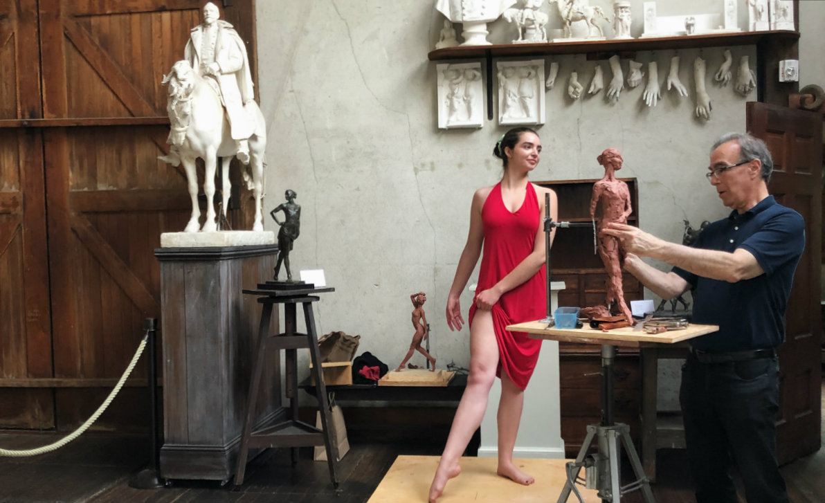Master figurative sculptor Marc Richard Mellon worked with model Juniper Shalles in French&#39;s studio during the benefit.