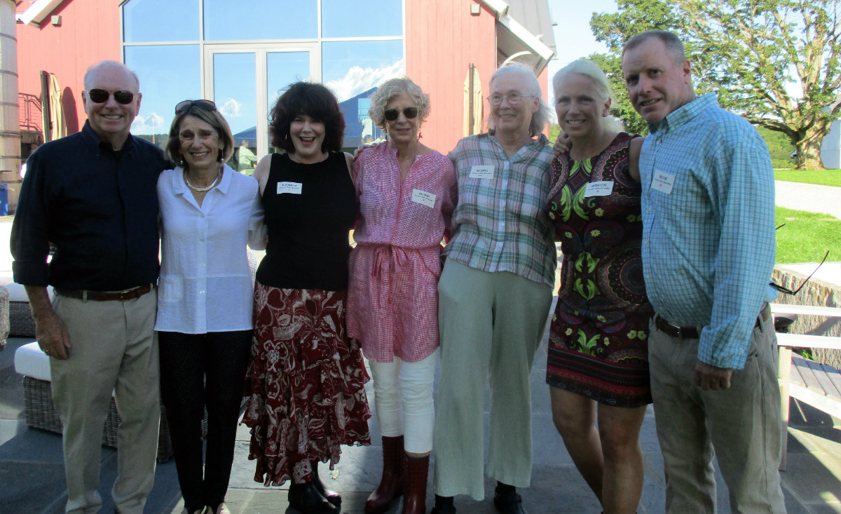 Farmer&rsquo;s Table volunteer Michael McGill, and committee members Pucci McGill, Helen Bartlett, Julie Bailey, Kay Carroll, Kristen Atlas and Ken Atlas.
