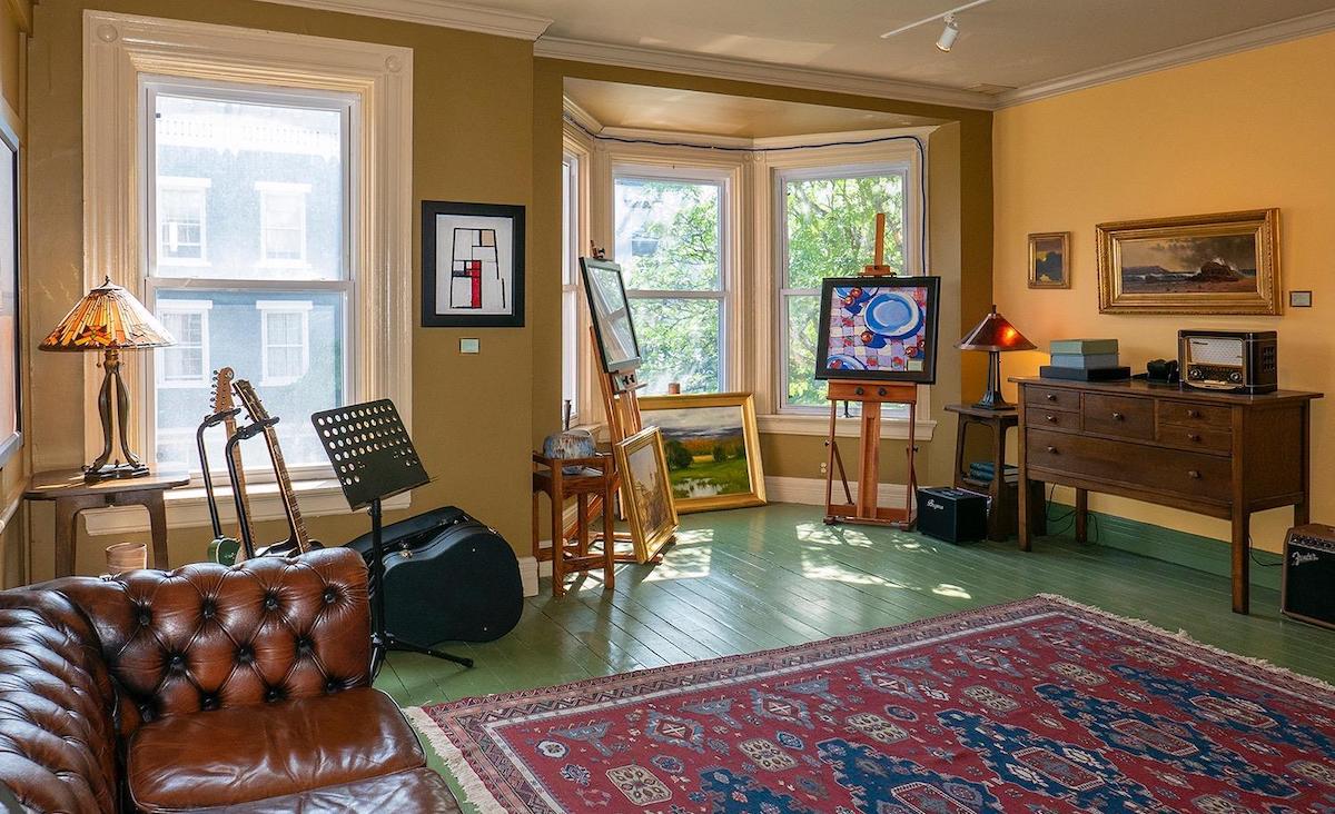 Second-floor living space