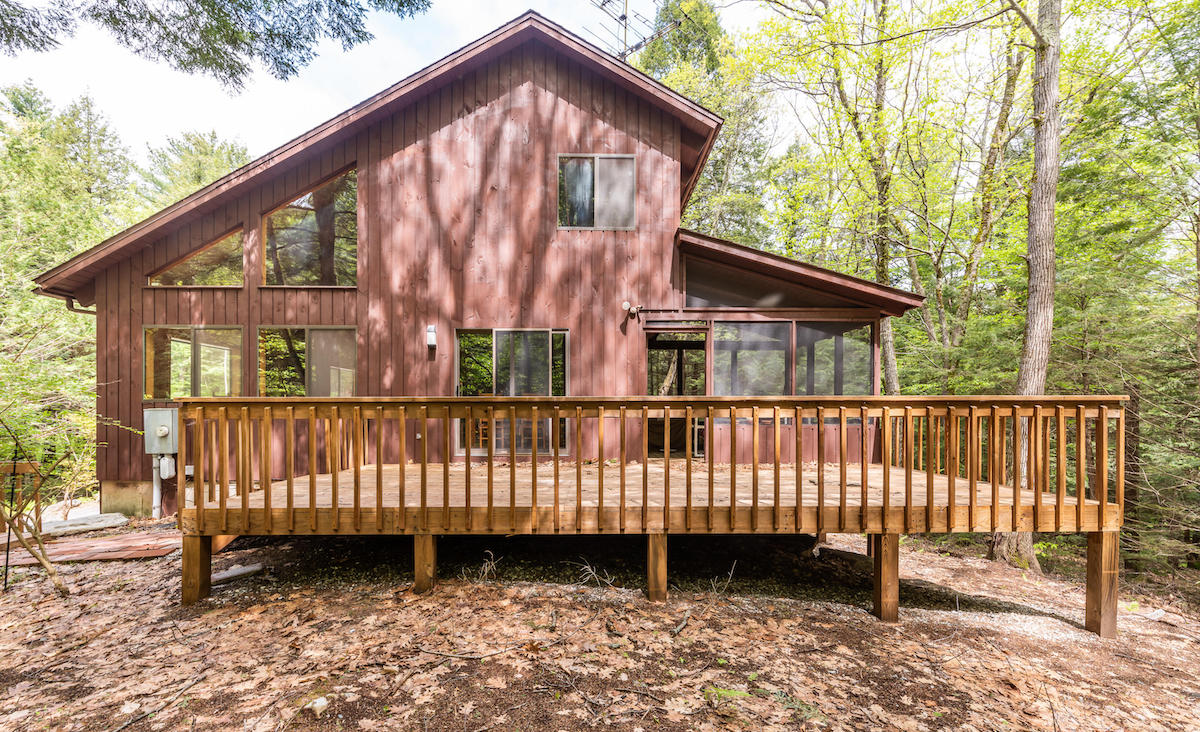 Rear exterior Rear exterior 