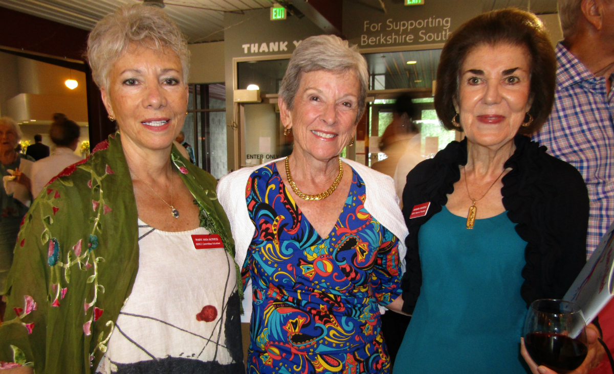Board members Mary Ann Norris and Barbara Manring flank Barbara Bunger.