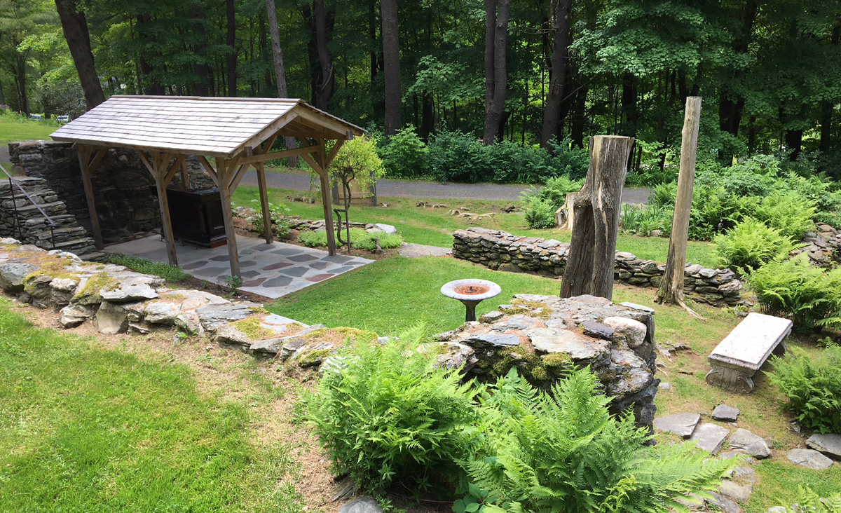 Steepletop&#39;s outdoor bar, 2017.