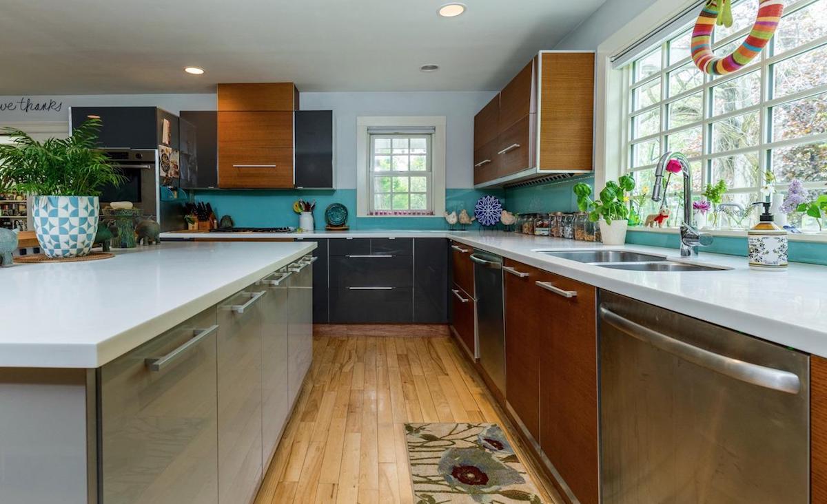 Kitchen with top-of-the-line-appliances Kitchen with top-of-the-line-appliances