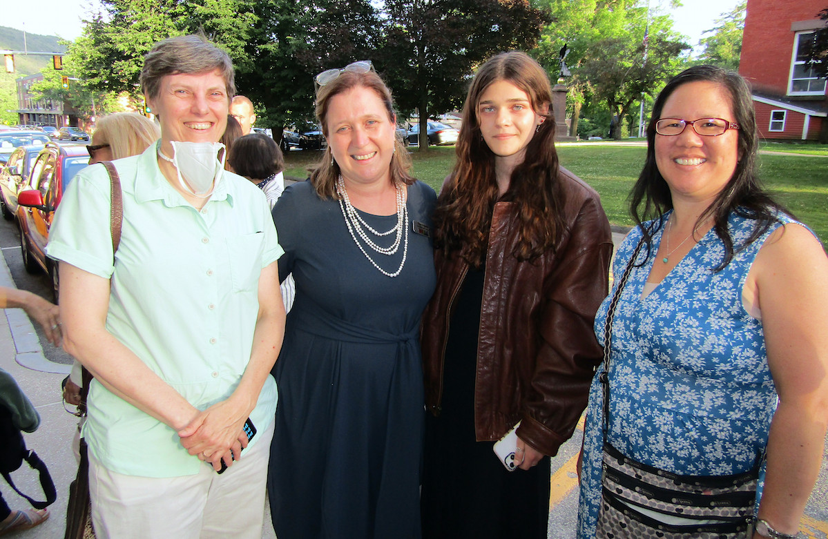 Maria Kopicki, WAM Associate Artistic Director Talya Kingston and her daughter, and Jennifer Shiao Maria Kopicki, WAM Associate Artistic Director Talya Kingston and her daughter, and Jennifer Shiao