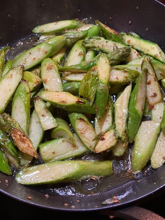 Recipe: Asparagus Quills In Browned Butter