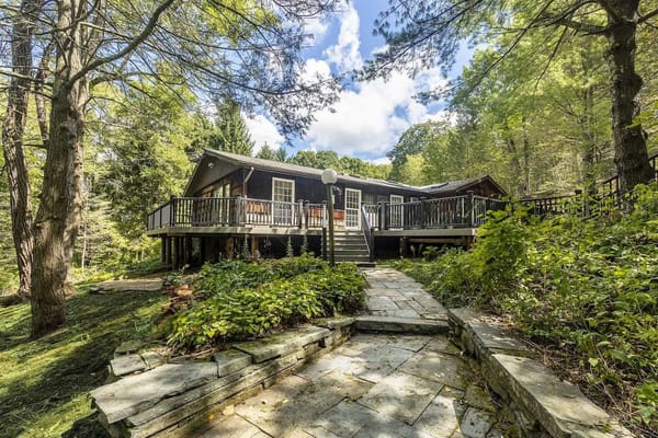 Rustic Hudson Valley Getaway