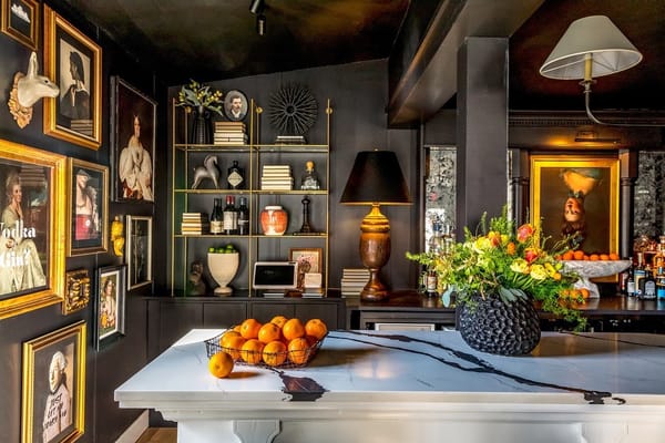 Universal Cafe & Bar: A Tale of Two Sisters and One Germantown Inn