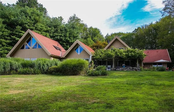 Outdoor Features In Salisbury