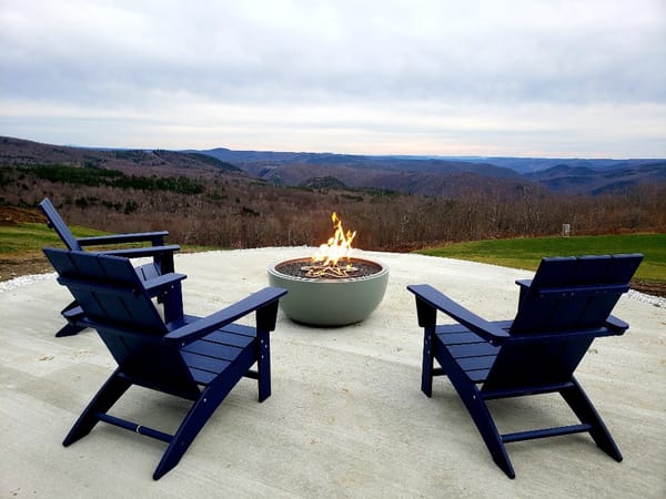 Blue Vista Motor Lodge: A High-Altitude Welcome At The Top of The Mohawk Trail