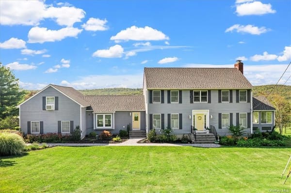 Hilltop Views In Lagrangeville