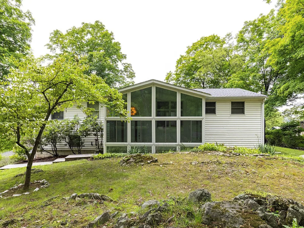 Lots of Light by the River in Hyde Park