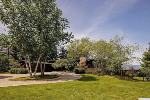 Hollywood Hills On The Hudson