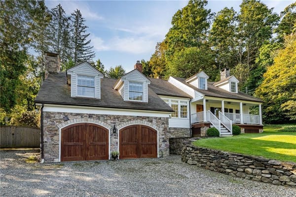 Antique With A Guest Suite