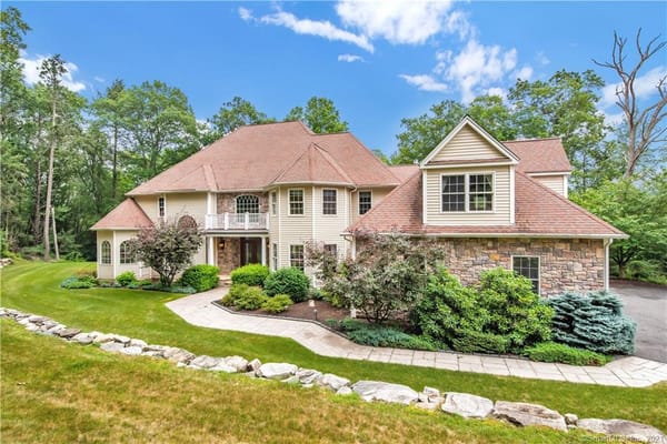 Lake Lillinonah Estate