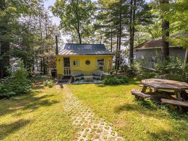 Cozy Cottage, Expansive View
