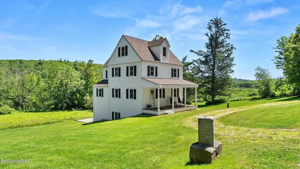 Hilltown Hideaway in Mount Washington