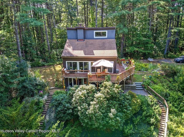 Three-level Chalet in Valatie