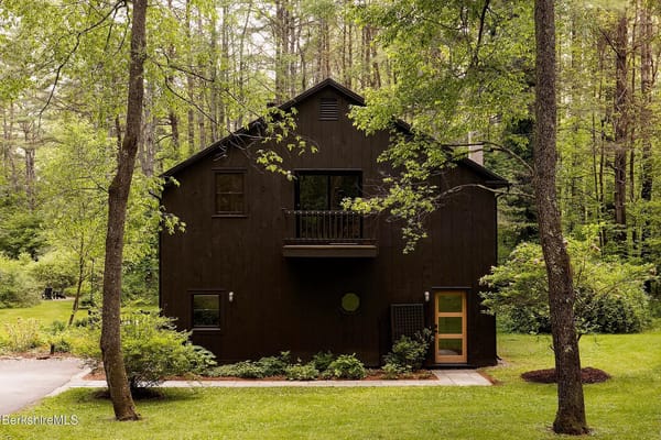 Crisp Cabin on Queechy Lake