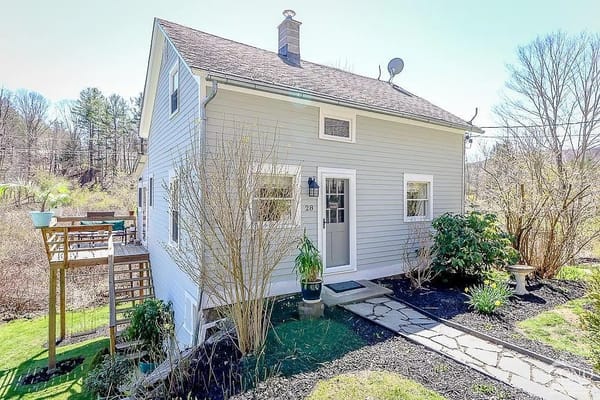 Low-Maintenance Canaan Cottage