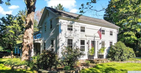 A Colonial Country Club