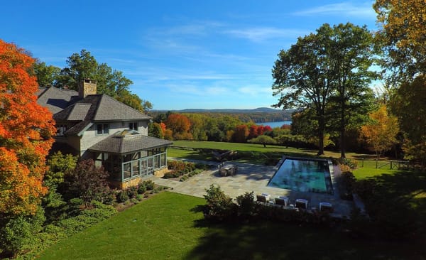 Lakeville Lake Luxury