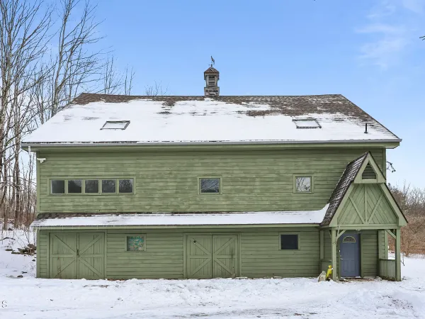 Modern Conversion of an 1865 Barn in Becket